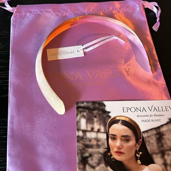 Epona Valley WIDE SPUN CROWN Gold NEW - Picture 5 of 8